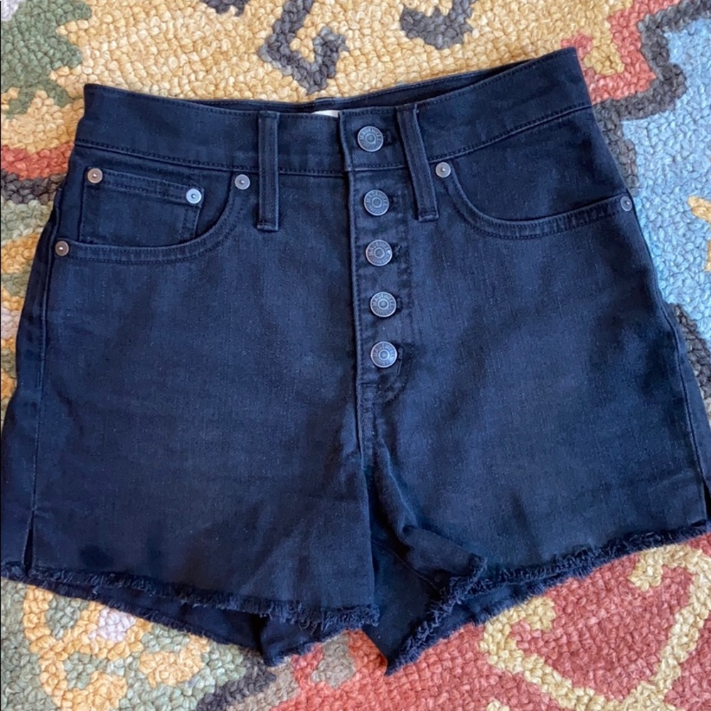 Madewell 10” button up shorts